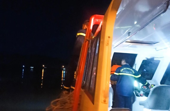 Để lại mảnh giấy ‘con xin lỗi’ cùng bức ảnh chân dung, nam thanh niên gieo mình xuống sông - Ảnh 3.