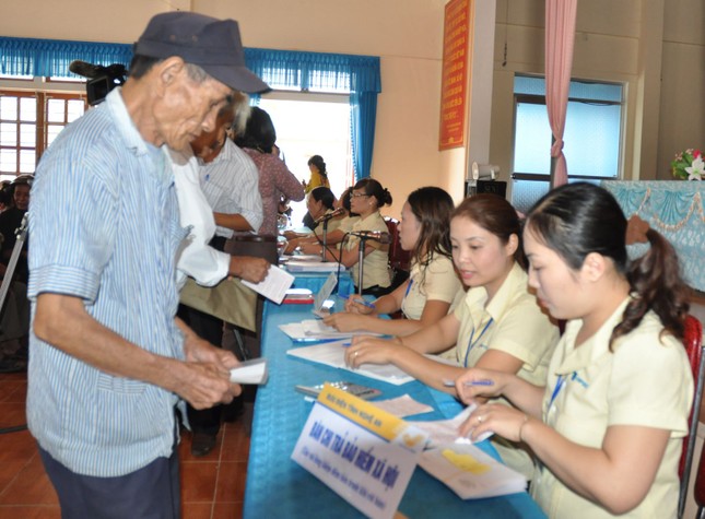 Nóng: Tháng 9 mới được nhận tiền tăng lương hưu của tháng 7
