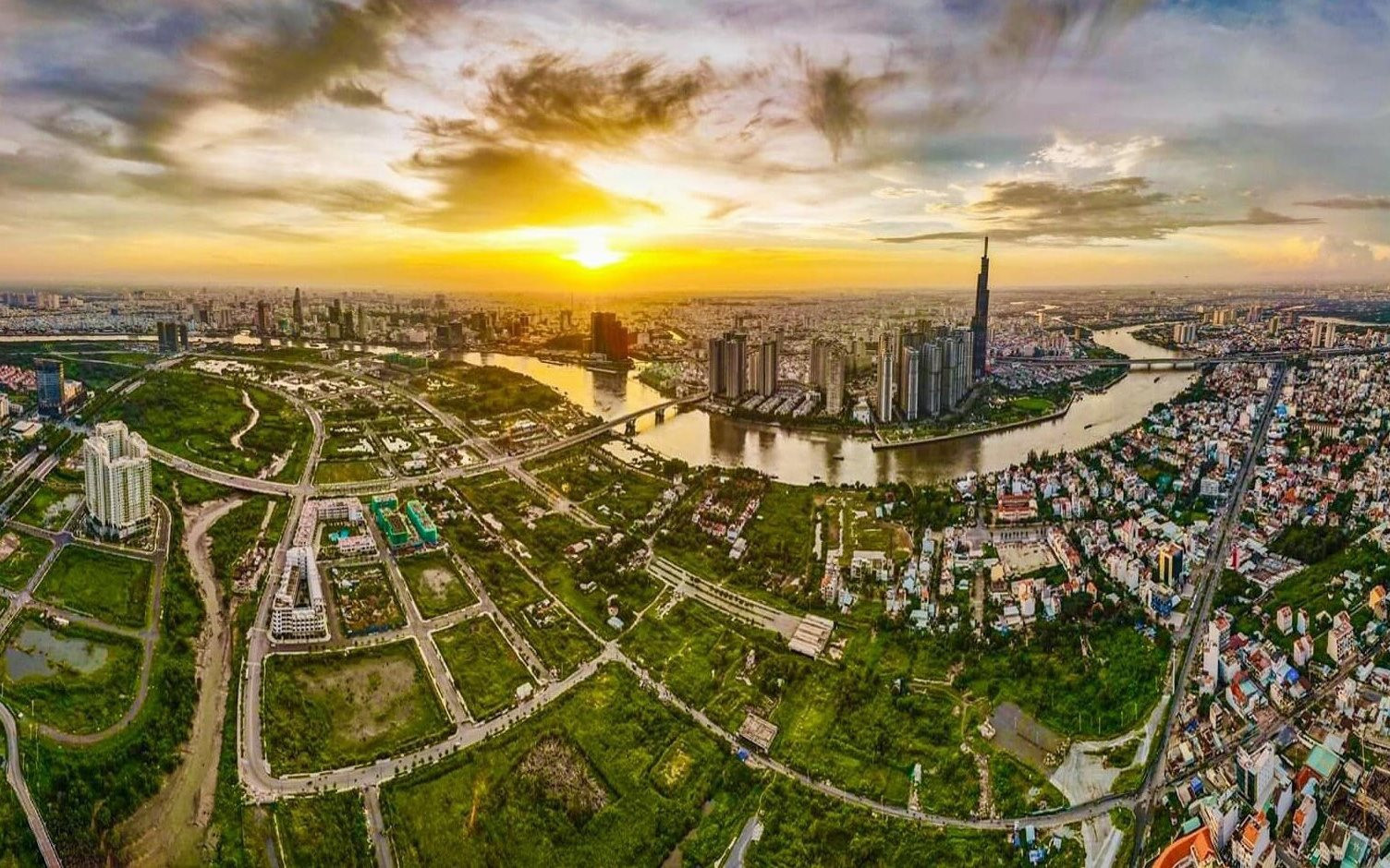 Khi nào tiền lại đổ vào bất động sản: Loạt tín hiệu cho thấy thị trường sắp đảo chiều? - Ảnh 1. Khi nào tiền lại đổ vào bất động sản: Loạt tín hiệu cho thấy thị trường sắp đảo chiều? - Ảnh 1.