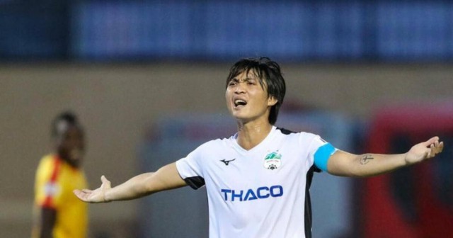 Thắng nghẹt thở phút 90, HAGL tặng “món quà lớn” cho HLV Troussier - Ảnh 1. Thắng nghẹt thở phút 90, HAGL tặng “món quà lớn” cho HLV Troussier - Ảnh 1.