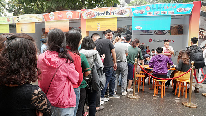 Chuyện lạ nhà hàng mất sao Michelin vẫn ‘bán chạy như tôm tươi’: Chỉ 53.000 đồng/suất giữa đất nước đắt đỏ bậc nhất châu Á, từng gây sốt khi tới Việt Nam - Ảnh 4.