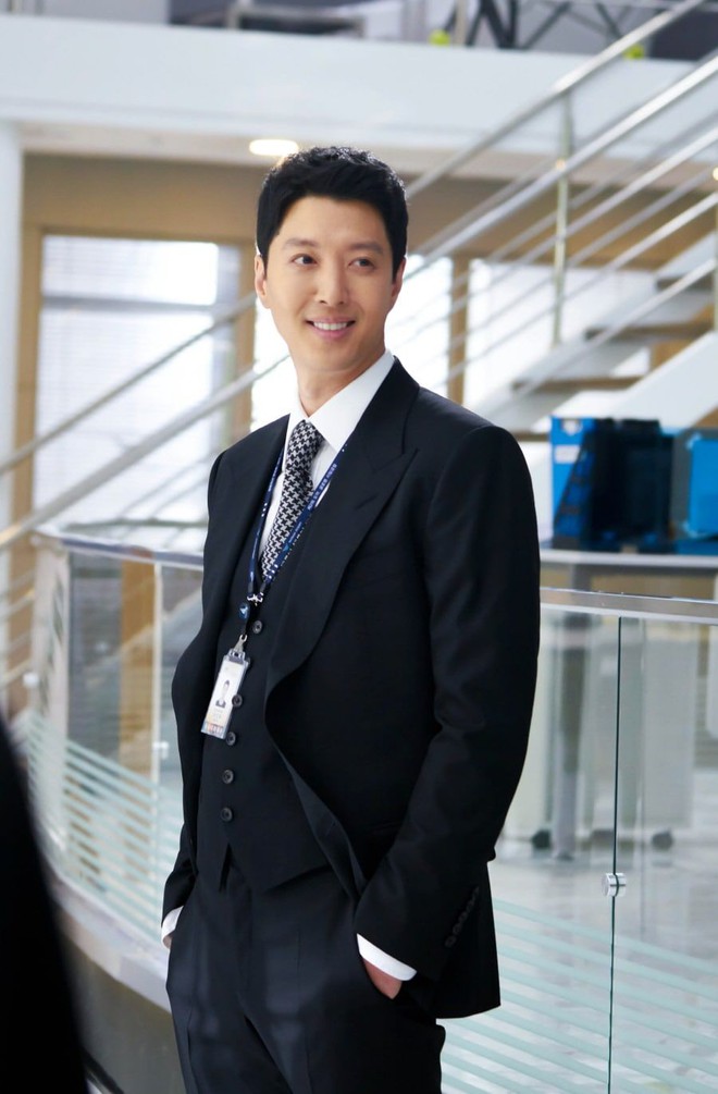 Tài tử ở phim top 1 Việt Nam hiện nay: Tiêu tan sự nghiệp vì bắt cá hai tay, tái xuất sau 4 năm nhưng nhận toàn gạch đá - Ảnh 4. Tài tử ở phim top 1 Việt Nam hiện nay: Tiêu tan sự nghiệp vì bắt cá hai tay, tái xuất sau 4 năm nhưng nhận toàn gạch đá - Ảnh 4.