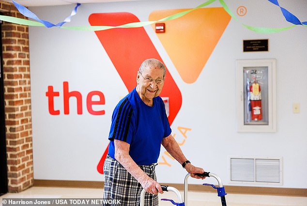 Hai thói quen giúp cụ ông 100 tuổi tại Mỹ sống thọ - Ảnh 4.