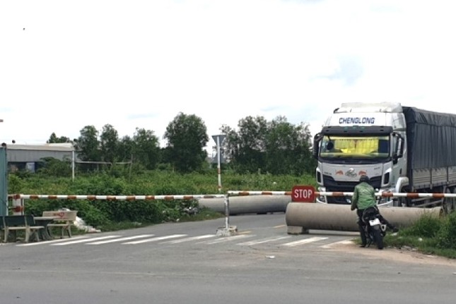 Vụ thi thể có hơn 20 vết dao đâm ở Bình Dương: Nghi can vừa bị bắt khai gì? - Ảnh 2.