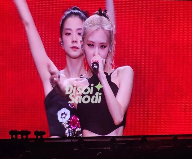 Đội quân fan nhí xem concert BLACKPINK: Hot girl Tây Hồ vui không muốn về, con gái 1 sao Việt ngỡ như đang mơ - Ảnh 13.