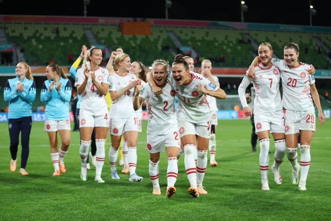 Nữ Đan Mạch thắng nhẹ, vượt mặt Trung Quốc vào vòng 1/8 World Cup 2023 - Ảnh 1.