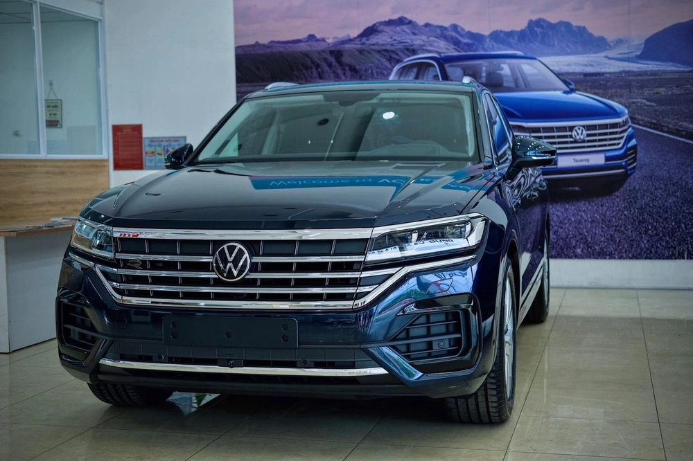 VW Touareg giảm kỷ lục 225 triệu, khởi điểm còn 2,8 tỷ ngang GLC 300 vừa ra mắt Việt Nam