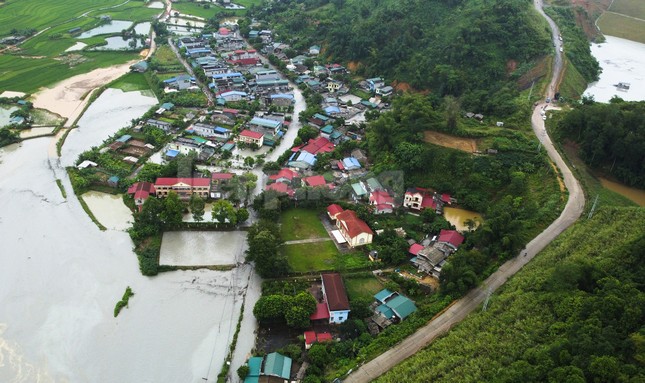 Vỡ ống cống hồ thải quặng: Tạm dừng hoạt động, khuyến cáo người dân không sử dụng nước trực tiếp - Ảnh 2.