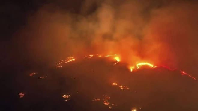 Cháy rừng kinh hoàng ở Hawaii: Một thị trấn bị lửa quét sạch, số người thiệt mạng tăng nhanh - Ảnh 5.