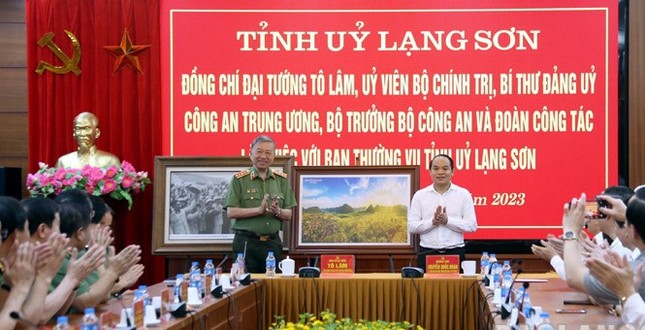 Bộ trưởng Bộ Công an Tô Lâm làm việc với Ban Thường vụ Tỉnh ủy Lạng Sơn - Ảnh 2.