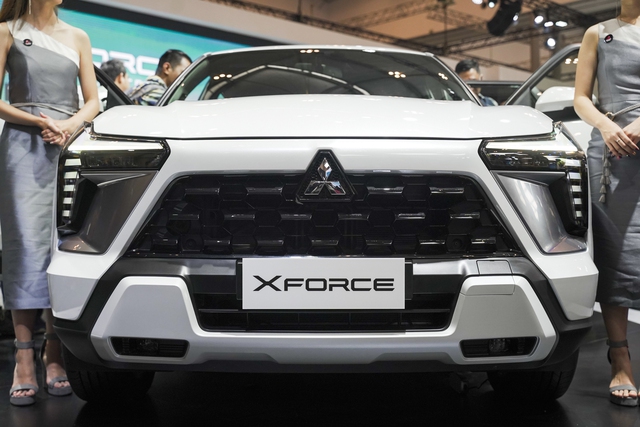 Ảnh thực tế Mitsubishi XForce sẽ về Việt Nam cuối năm nay: Màn hình 12,3 inch, nhiều công nghệ an toàn như Corolla Cross - Ảnh 2.