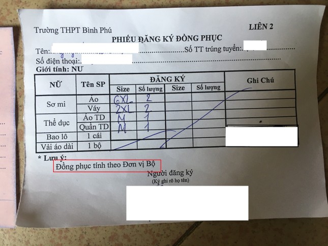 Bị review bán đồng phục, ép mua ba lô: Hiệu trưởng Trường THPT Bình Phú nói do nhân viên làm sai! - Ảnh 3.
