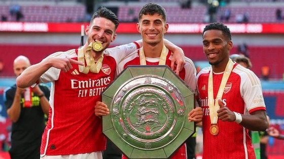 Canh bạc chuyển nhượng và mùa giải lịch sử của Arsenal - Ảnh 2.