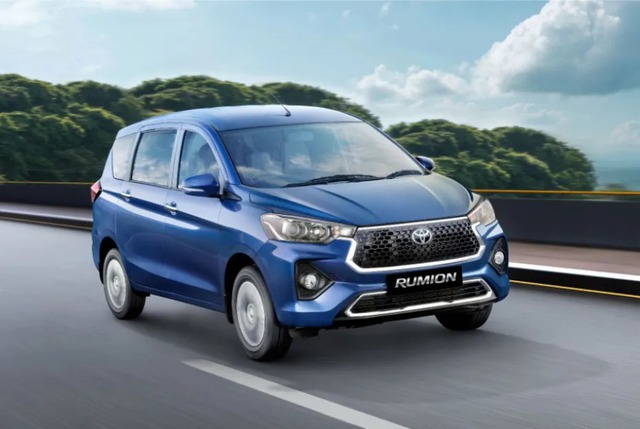 Toyota Rumion 2023 ra mắt: Suzuki Ertiga thay logo, giá dự kiến quy đổi 250 triệu đồng - Ảnh 2.