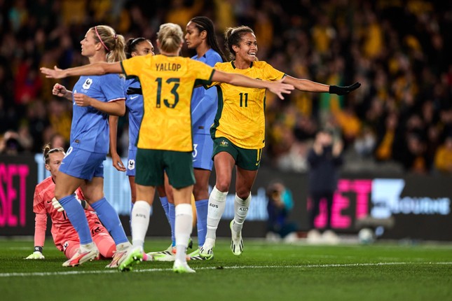 Hài hước: Cựu phó thủ tướng Australia xem nhầm trận chiếu lại tại World Cup 2023 - Ảnh 1.