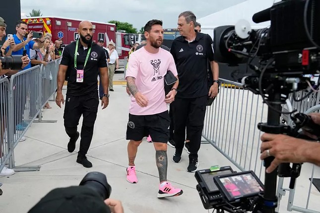 Messi bị đau ở gót chân, Inter Miami toát mồ hôi - Ảnh 1.