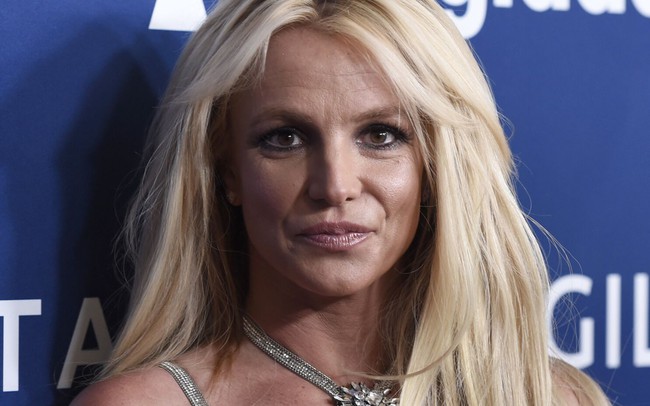  Britney Spears suy sụp trước những tuyên bố của chồng cũ, thuê luật sư quyền lực làm đại diện  - Ảnh 1.