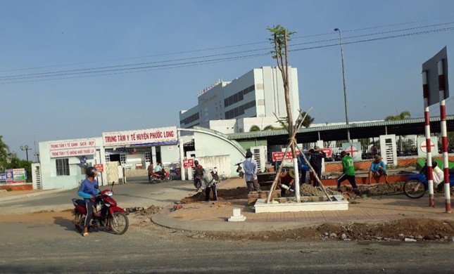 Phó Giám đốc Trung tâm y tế giải trình việc ‘quên’ kê khai 800 triệu: Do ngại và vợ không muốn - Ảnh 1.