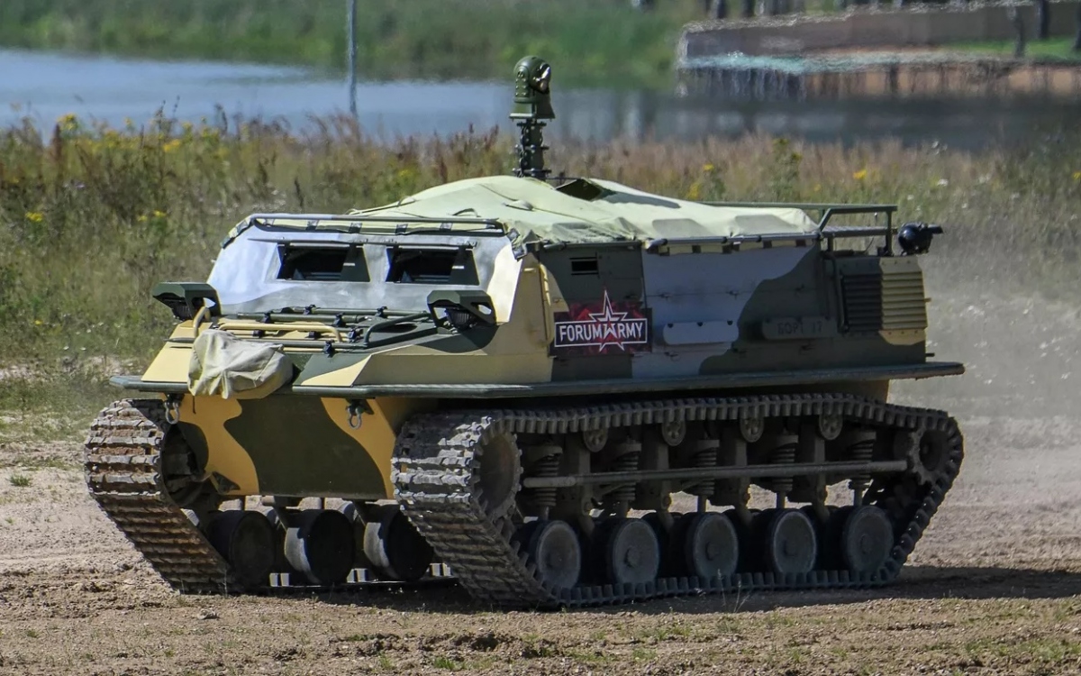 Nga ra mắt xe quân sự Plastun với khả năng vượt nhiều kiểu địa hình - Ảnh 1.