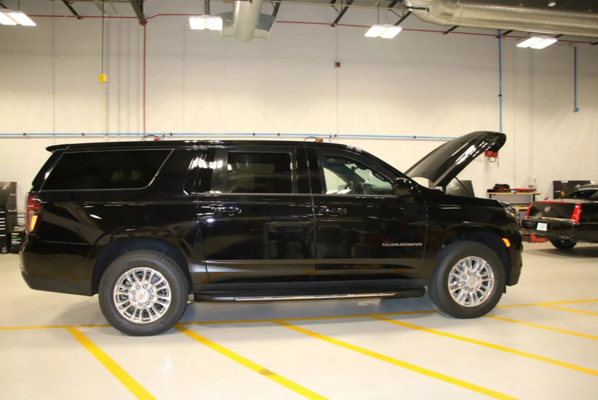 GM chế tạo riêng Chevy Suburban bọc thép cho chính phủ Hoa Kỳ - Ảnh 4.
