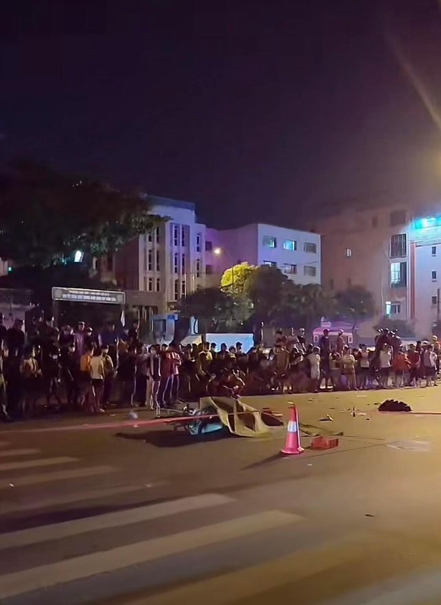 Hà Nội: Tai nạn giao thông lúc nửa đêm, 1 chiến sĩ công an tử vong - Ảnh 1.