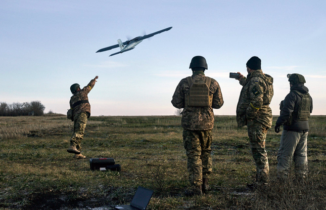 Ukraine không thể ‘xói mòn ý chí’ của người Nga bằng máy bay không người lái - Ảnh 1.