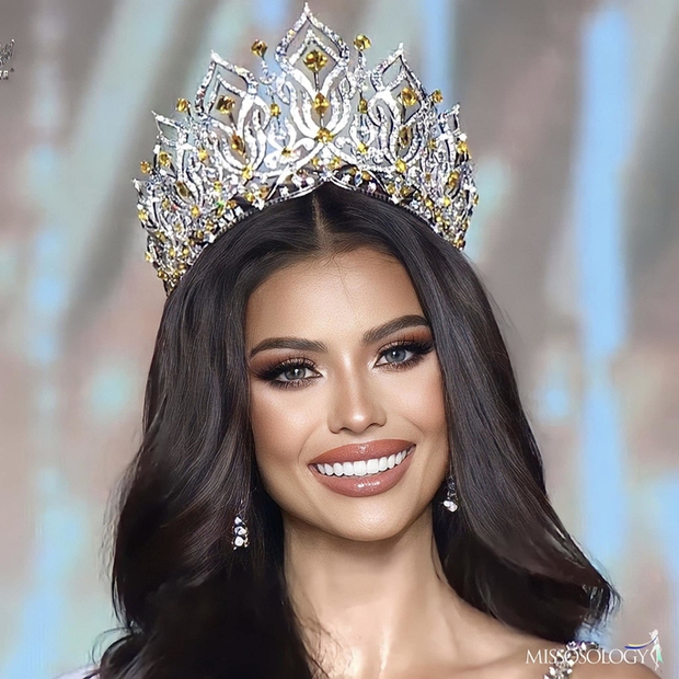 Lộ ảnh quá khứ của tân Miss Universe Thái Lan, nhan sắc thế nào mà netizen khó lòng nhận ra? - Ảnh 1.