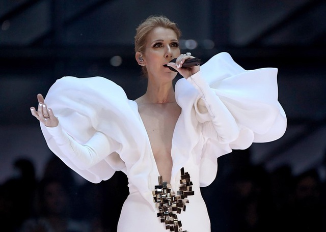 Căn bệnh hiếm khiến Celine Dion có thể vĩnh viễn không đi hát trở lại là bệnh gì? - Ảnh 1.