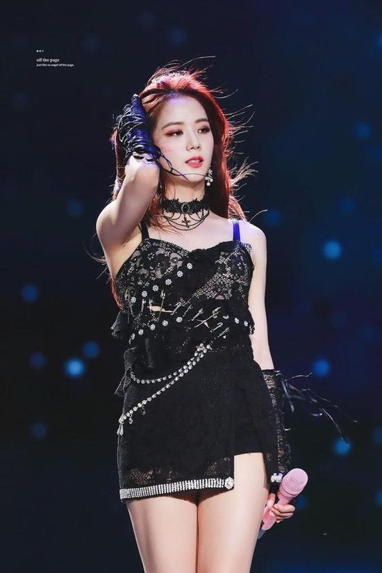 Trang phục biểu diễn siêu ngắn của BlackPink - Ảnh 9.