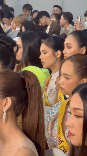 Danh tính thí sinh Miss Grand Vietnam 2023 ngủ gật giữa sự kiện, netizen đồng cảm: Thấy mà thương! - Ảnh 2.