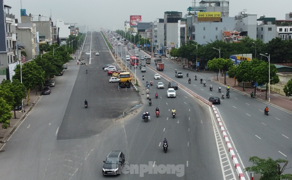 Cận cảnh điểm đen ùn tắc nút giao Cổ Linh - Đàm Quang Trung, nơi chuẩn bị xây hầm chui - Ảnh 5.