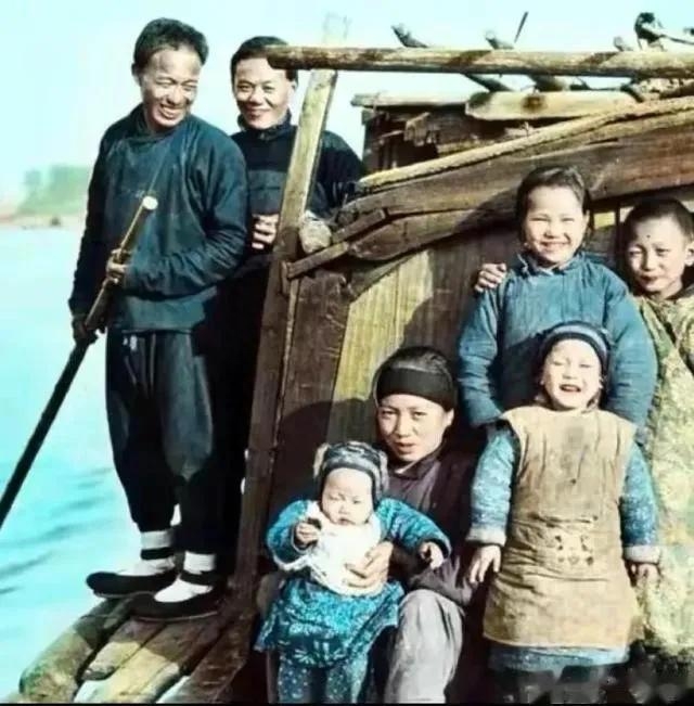 Loạt ảnh màu hiếm thời nhà Thanh: Cận cảnh Từ Hi Thái hậu, hoàng đế Quang Tự bị paparazzi chụp lén - Ảnh 15.