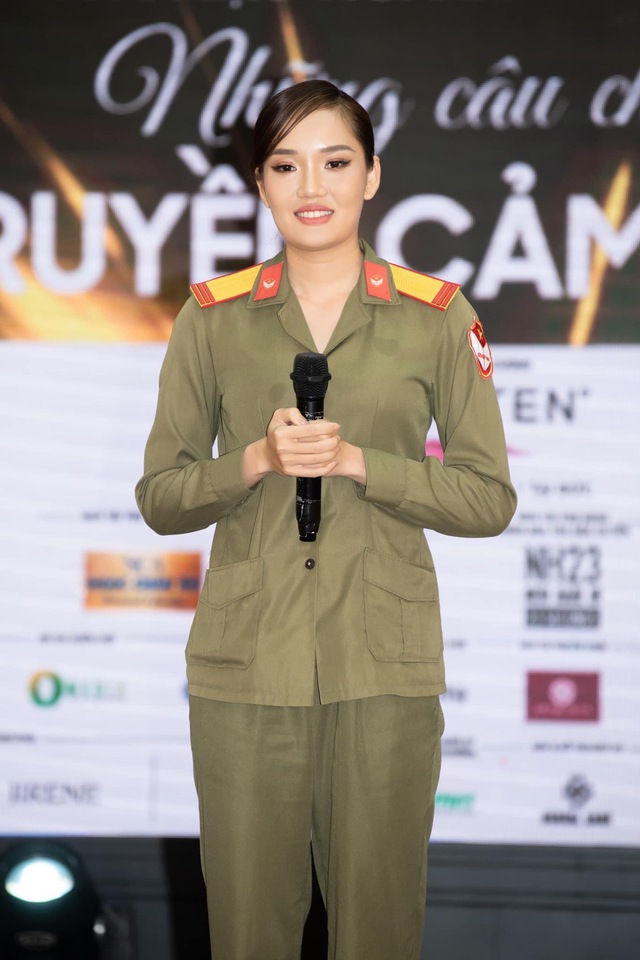Độc lạ thí sinh Miss Grand Vietnam 2023: Giấu trang phục kín như bưng suốt 10 phút trên sân khấu  - Ảnh 7.