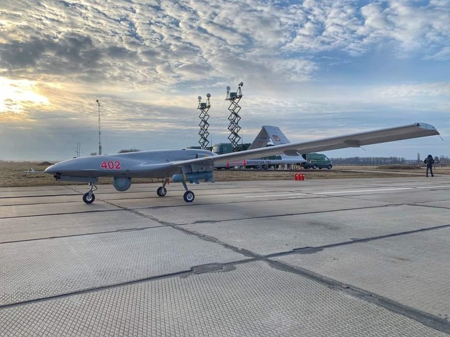 Thổ Nhĩ Kỳ tặng máy bay không người lái Bayraktar TB2 cho Ukraine - Ảnh 1.