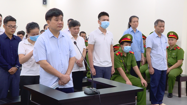 Can thiệp việc trồng cây xanh, ông Nguyễn Đức Chung bị đề nghị mức án 2 – 3 năm tù - Ảnh 1.