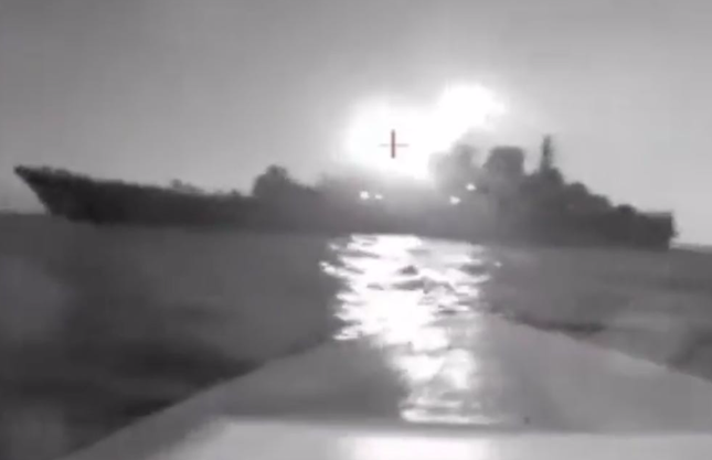 Tình báo Ukraine khẳng định Hạm đội Biển Đen của Nga tê liệt vì thiết bị không người lái - Ảnh 1.