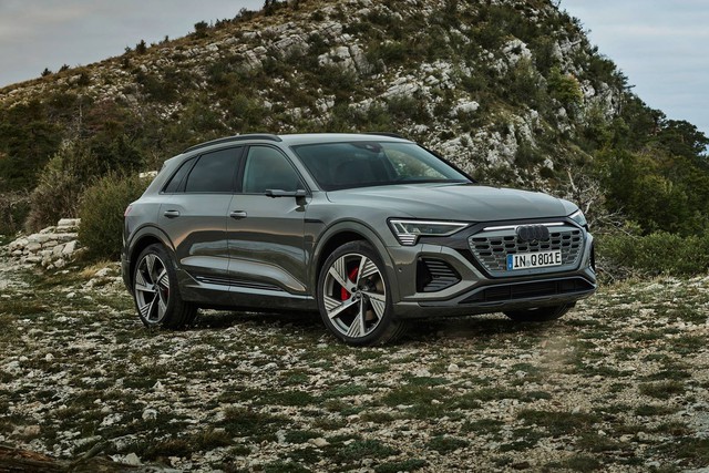 Audi Q8 2024 có ảnh chính thức đầu tiên: Hệ thống đèn mới thêm công nghệ thông minh - Ảnh 3.