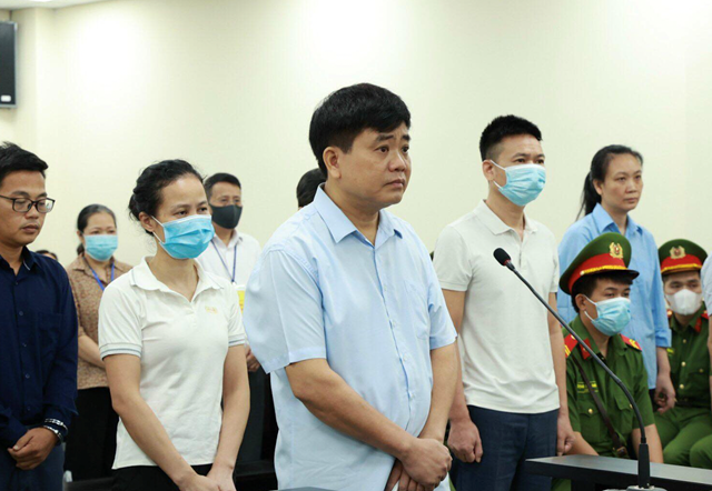Hôm nay (28/8), tuyên án cựu Chủ tịch Hà Nội Nguyễn Đức Chung vụ nâng khống giá cây xanh - Ảnh 1.