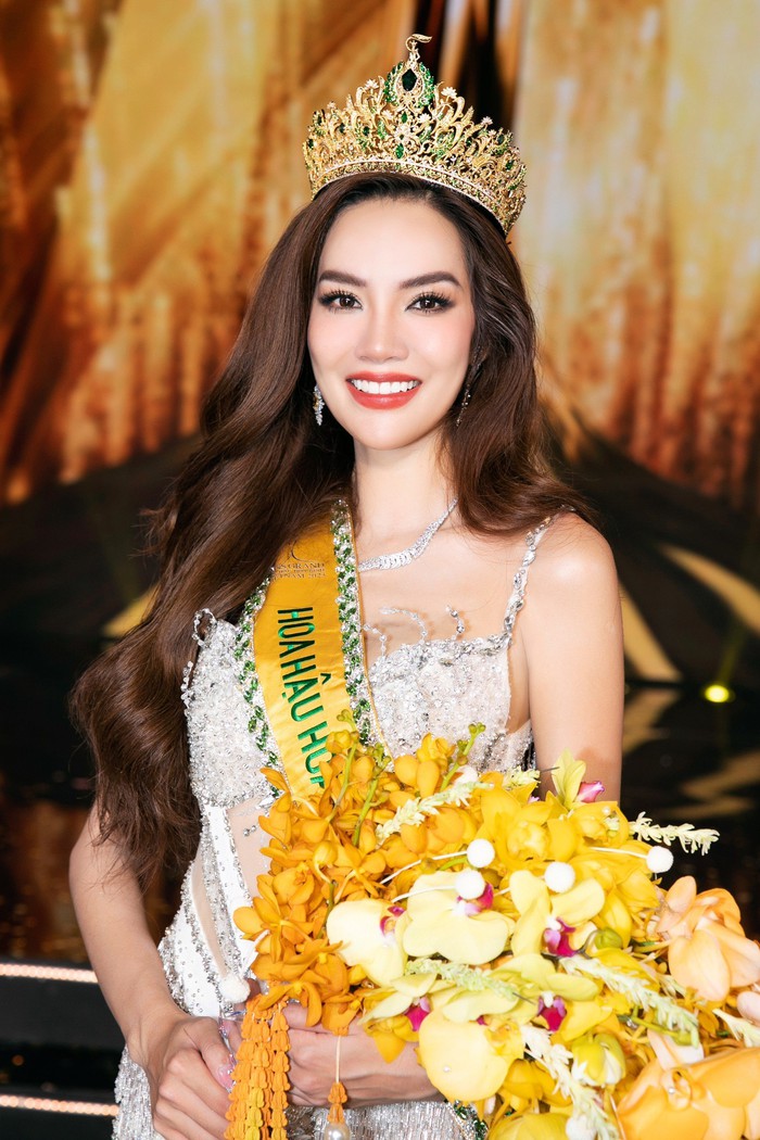 Cận nhan sắc Tân Hoa hậu Lê Hoàng Phương khi đứng chung khung hình Thuỳ Tiên - Thiên Ân - Ảnh 5.