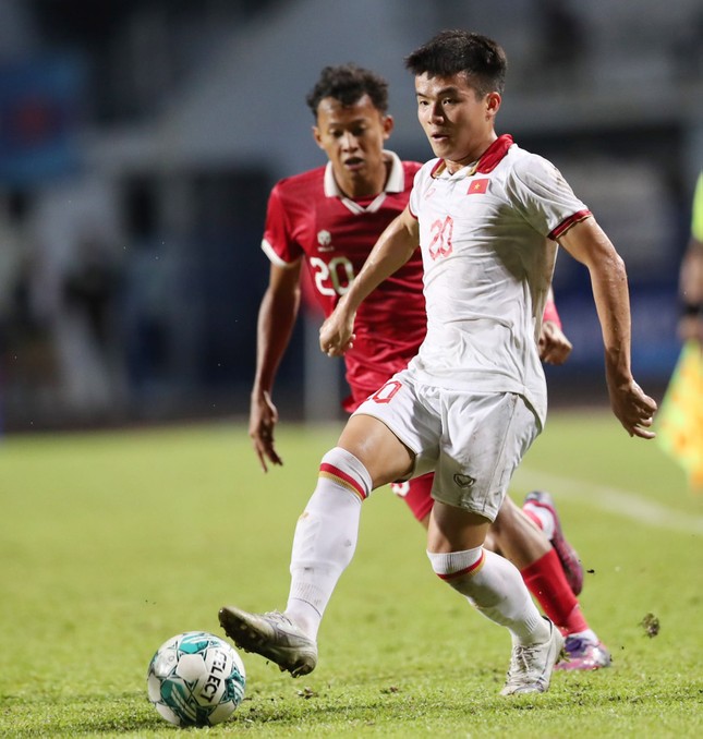 Không hài lòng với hậu vệ U23 Việt Nam, trưởng đoàn bóng đá Indonesia cũng  dọa bỏ giải AFF