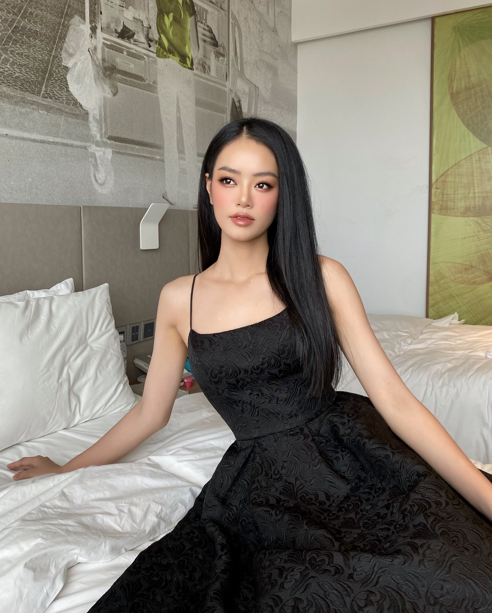 So kè nhan sắc đời thường của Lê Hoàng Phương và 4 Á Hậu: Tân Hoa hậu có lép vế trước mỹ nhân đập mặt xây lại? - Ảnh 4.