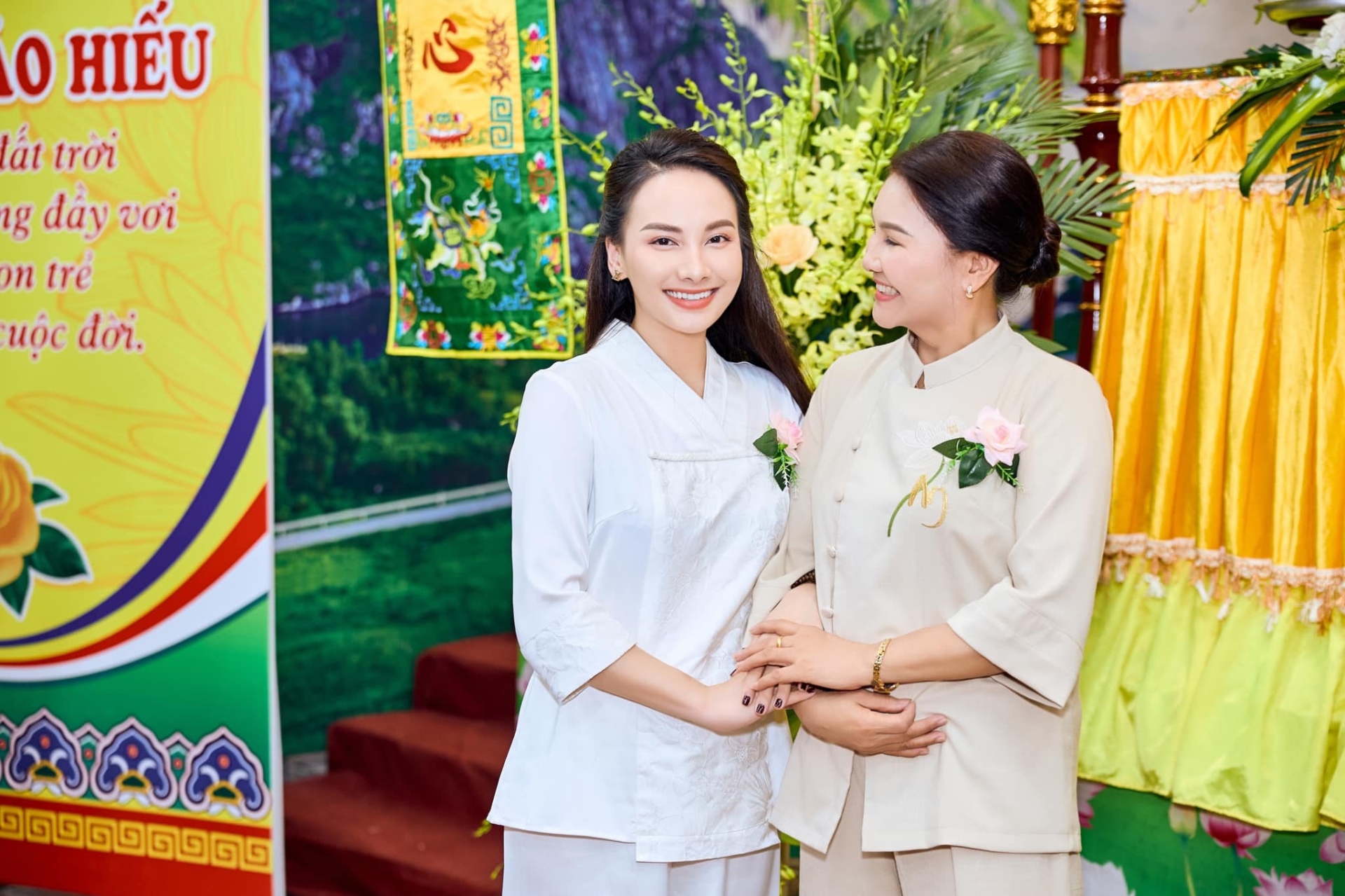 Sao Việt 30/8: Hồng Vân đọ sắc cùng bạn thân Hồng Đào, Bảo Thanh khoe mẹ trẻ đẹp - Ảnh 3.