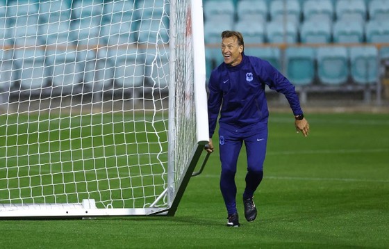 World Cup nữ 2023: Herve Renard là người trình diễn và kiến tạo hòa bình của đội tuyển nữ Pháp - Ảnh 1.