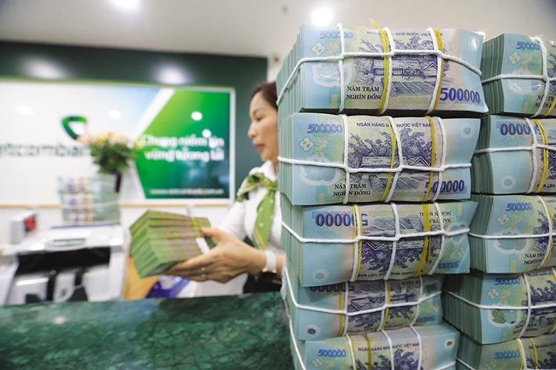 Bảng xếp hạng lợi nhuận ngân hàng: Vietcombank vẫn cô đơn trên đỉnh, BIDV, MB, VietinBank thăng hạng - Ảnh 1.