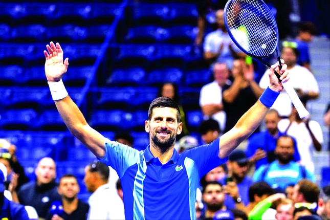 Djokovic trở lại vị trí số một thế giới - Ảnh 1.