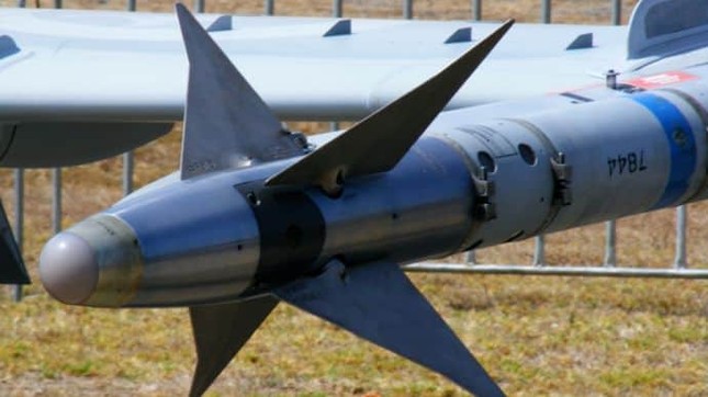 Mỹ bổ sung tên lửa AIM-9 cho Ukraine trong gói viện trợ mới - Ảnh 1.