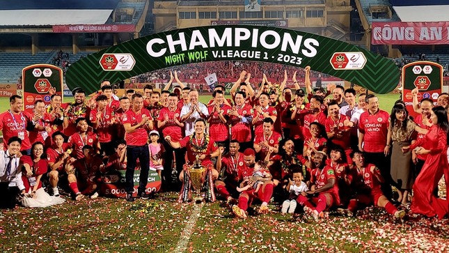 Đề cử HLV xuất sắc nhất V-League 2023: Nhà vô địch vắng bóng - Ảnh 1.