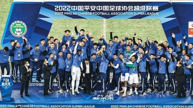 CLB vô địch bóng đá Trung Quốc bị rao bán với giá 0 đồng - Ảnh 1.