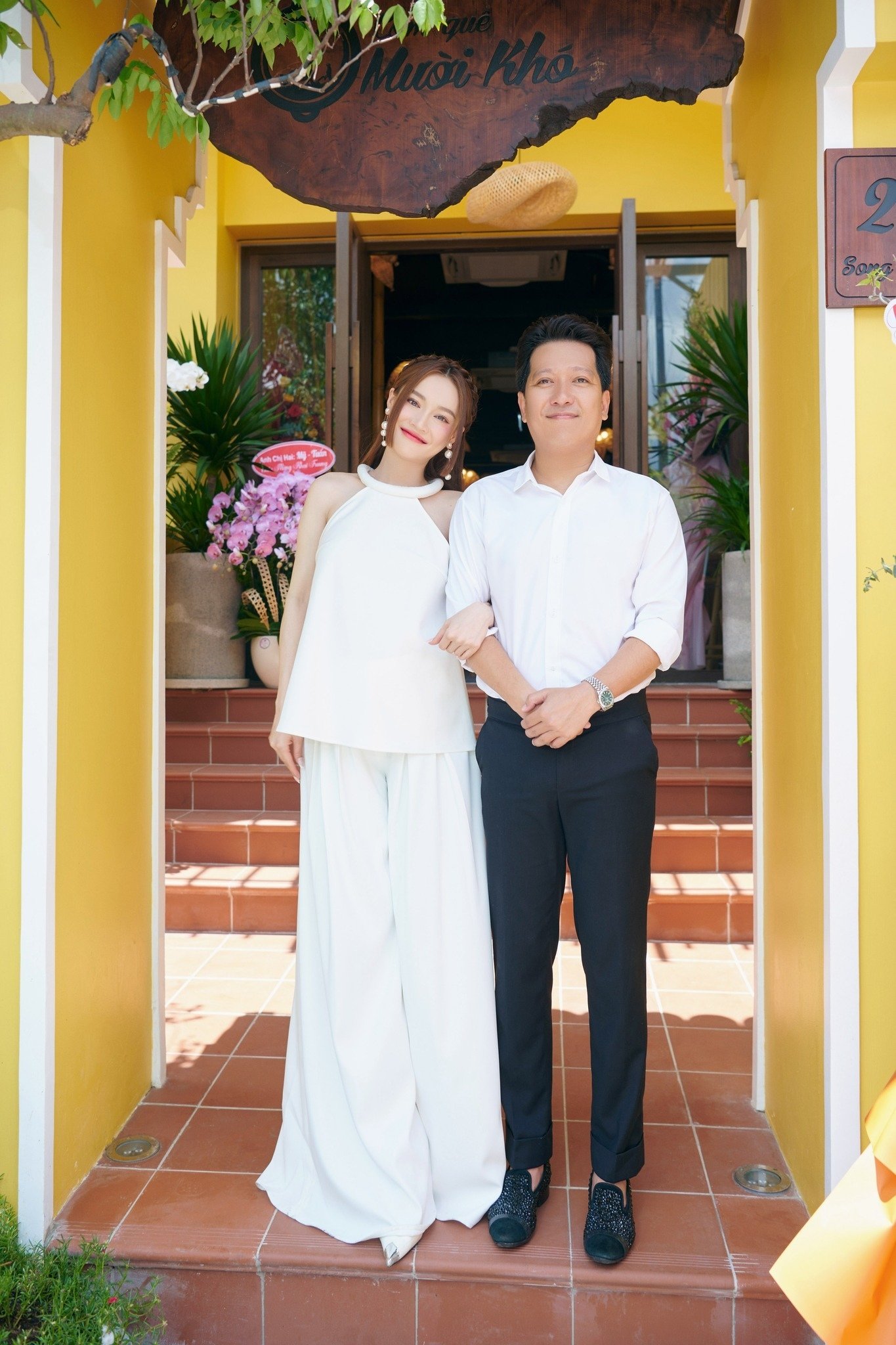 Phong cách thời trang khi mang bầu lần 2 của Nhã Phương - Ảnh 4.