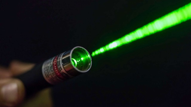 Sức mạnh của tia laser uy lực là thế, nhưng hóa ra nó còn có công dụng ai nghe cũng thấy khó tin: Chữa ngáy! - Ảnh 1.